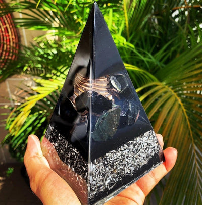 Black Bliss | Obsidian Pyramid
