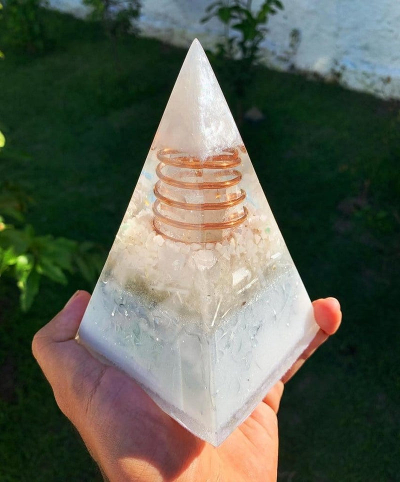 WHITE LEADER - SPIRITUAL ACTIVATION - SpiritCenter